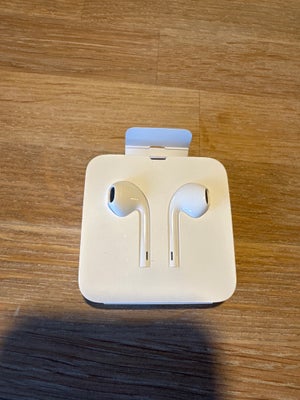 Headset, t. iPhone, Perfekt, apple earpods med ledning, passer kun til Iphone
Helt nye, aldrig brugt