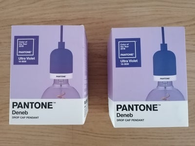 Anden loftslampe, 2 Stk 175.-
NYE Pantone Deneb Pendel 
Fra  PANTONE Med 3 m tekstil ledning. 
Ultra