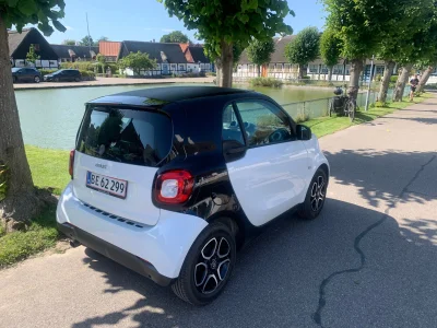 Smart Fortwo, 1,0, Benzin, 2015, km 104000, hvid, nysynet, klimaanlæg, ABS, airbag, 3-dørs, centrall