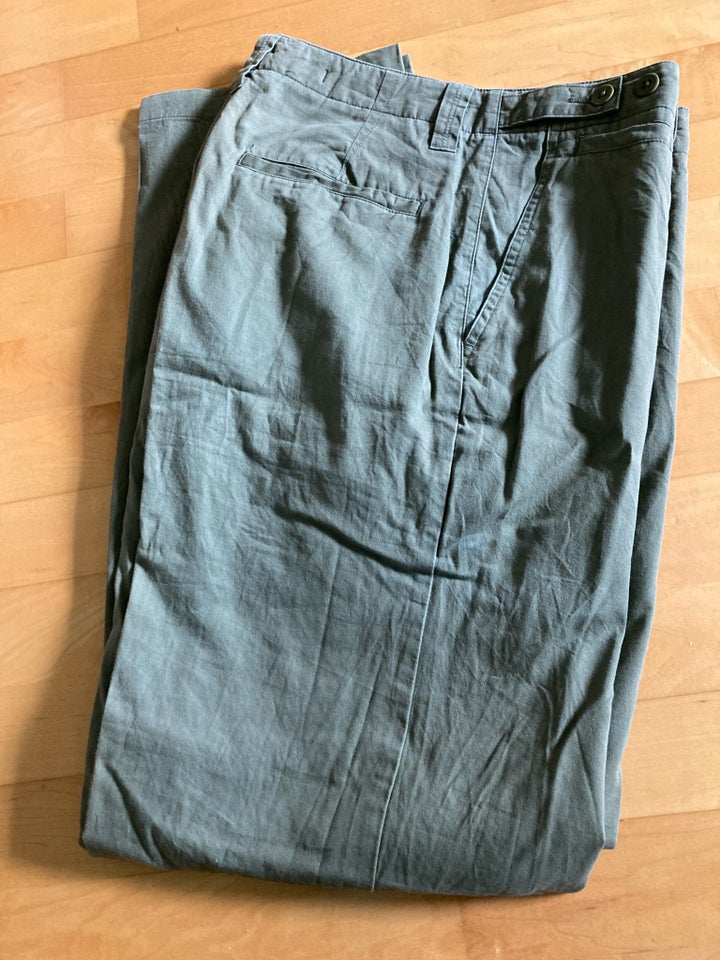 Chinos, Banana Republic, str. 32