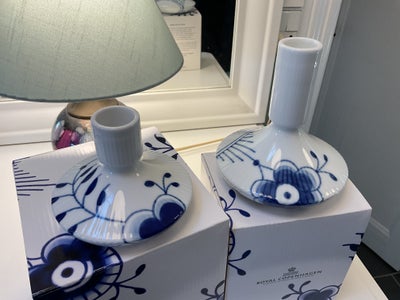 Porcelæn, Blå Mega Riflet Lysestage 8 cm. og 12 cm, Royal Copenhagen, Ny vare. Se foto
De er fuldstæ