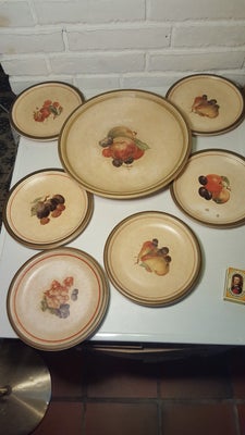 Keramik, Frugtfad og tallerkener, Knabstrup, Fad og 6 tallerkener med original etiket på bagsiden. M