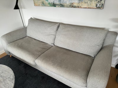 Sofa, stof, 3 pers., Fin grå sofa i god stand. Brugt i 5-6 år. Det eneste er at et lynlås på et pude