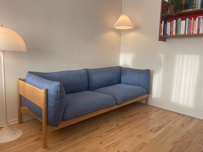 Sofa, 3 pers. , HAY, HAY Arbour 3 pers sofa, blå uld og egetræ 
Under ét år gammel, fremstår u. tyde