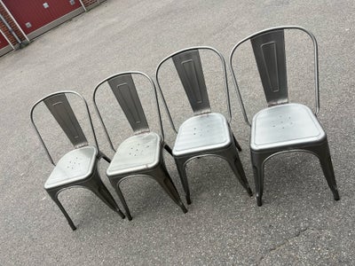 Spisebordsstol, 4 stole i stål, af hvad jeg mener er TOLIX.

Alle 4 har patina, nogle lidt mere end 