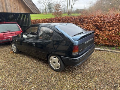 Opel Kadett, 1,6 S, Benzin, 1986, km 180000, sort, 3-dørs, 15" alufælge, uden afgift, Bilen er ret s