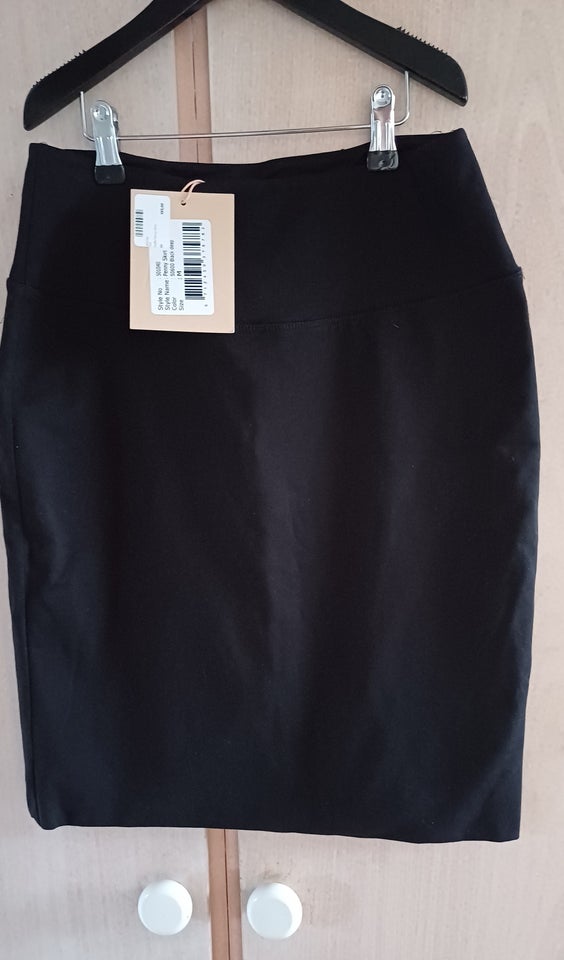 Penny skirt, str. 38, KAFFE