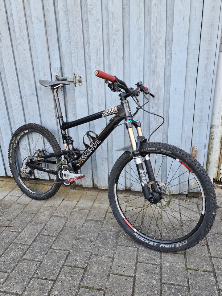 Commencal super 4 outlet carbon