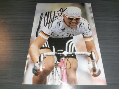 Autografer, Jan Ulrich autograf, Tour de France

Sender gerne med dao eller kan afhentes på Amager

