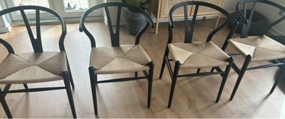 Hans J. Wegner, stol, Y stol, 4 stk nye i soft sort sælges 

Sælges da de ikke passer ind i farven. 
