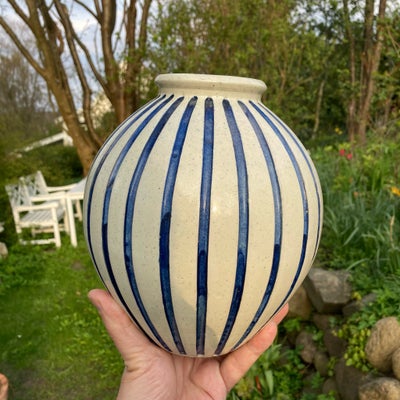 Vase, Axel Brüel for Grimstrup keramik, 22 cm høj. Budrunde i Facebook-gruppen “Skandinavisk stentøj