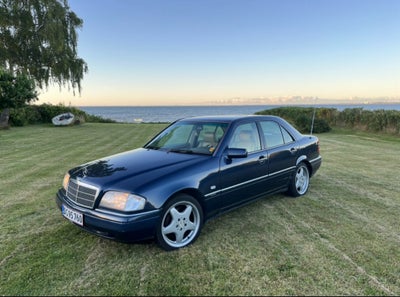 Mercedes C280, 2,8 Elegance aut., Benzin, 1994, km 395000, blåmetal, nysynet, 4-dørs, 17" alufælge, 