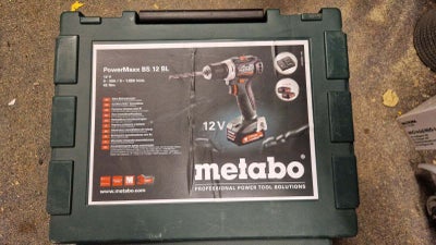 Boremaskine, Metabo, Metabo PowerMaxx BS 12 BL med 2 batterier på 2.0Ah incl lader
Aldrig brugt
Skru