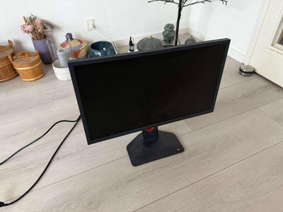 BenQ Zowie 25", XL2566K, 25 tommer, God, Sælger min BenQ Zowie 25" gamingskærm

Den fejler intet, er