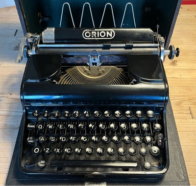Skrivemaskine, Orion/Olympia SM1, 1950'er Orion / Olympia SM1 skrivemaskine. Rigtig fin stand i forh