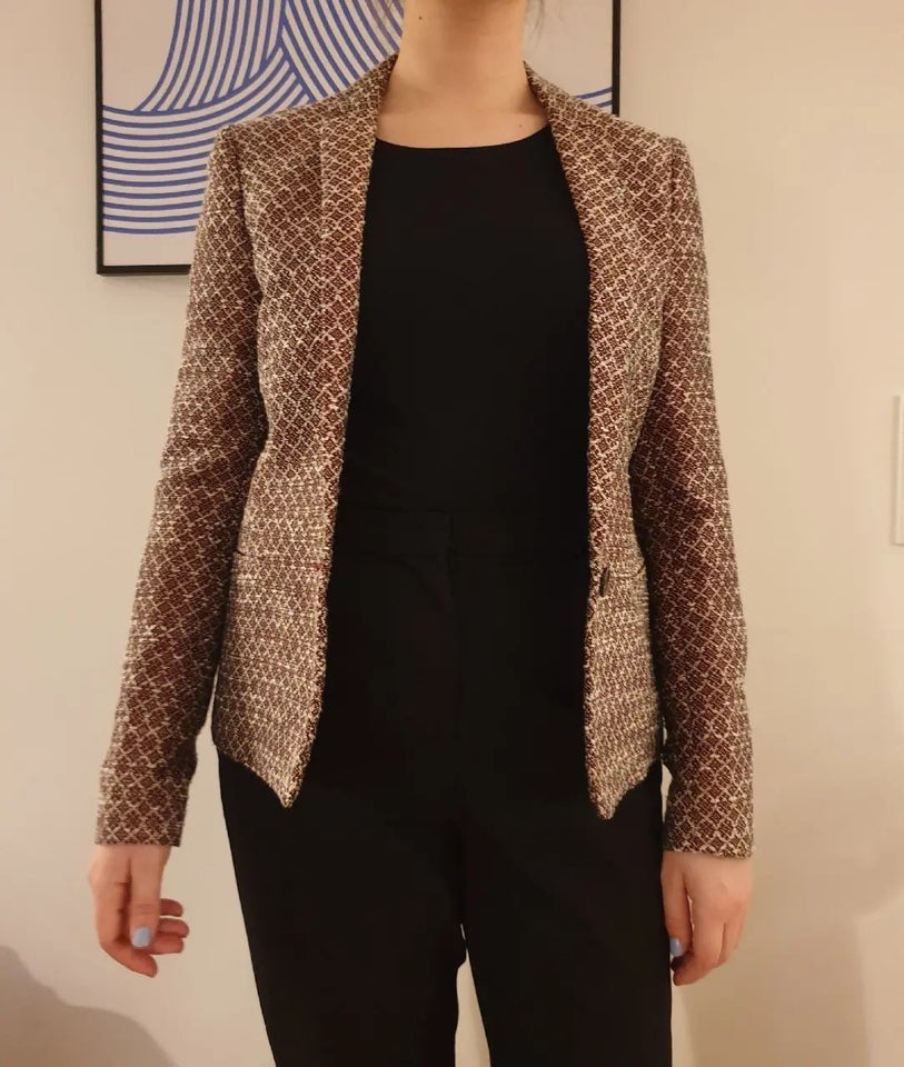 Blazer, str. 38, Maison Scotch