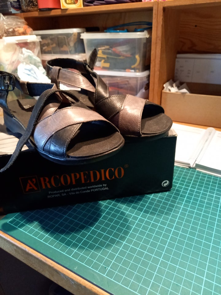 Sandaler, str. 39, Arcopidio