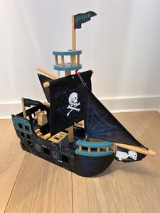 Le Toy Van sørøverskib og Papo figurer