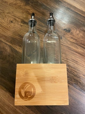 Glas, Olie og eddikeflasker, Cirkelpigen og FDB Møbler, 2 høje, slanke glasflasker i gavekasse af tr