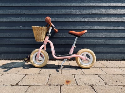Pigecykel, løbecykel, Lækker lyserød løbecykel fra PUKY. 
Med lille kurv og støtteben. 
Er i rigtig 