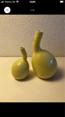 Vase, 2 gule Kahler vaser, Kahler, 2 grafiske gule vaser fra kähler Kahler
Se fotos fra formgivning 