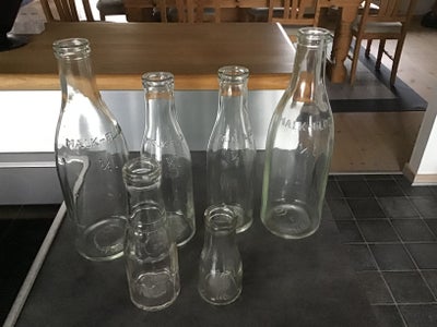 Glas, Mælkeflasker, Diverse gamle mælkeflasker sælges. 2 1 liters, 2 1/2 liters, 1/4 liters, 1/10 li