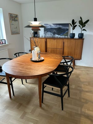 Spisebord, Teaktræ, Ukendt , b: 115 l: 265, Rundt teaktræs bord 115 Ø (265 langt med tillægsplader) 