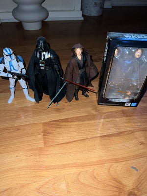 Actionfigurer, Sælger disse 3 Star Wars figurer:

Darth Vader Black Series (Obi-Wan Kenobi): 250 kr.
