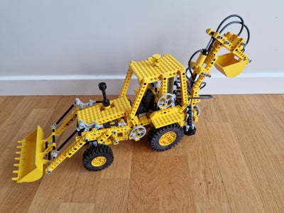 Lego Technic, 8862, Lego technic 8862.
Very nice condition and complete. No sun damage or discolorat