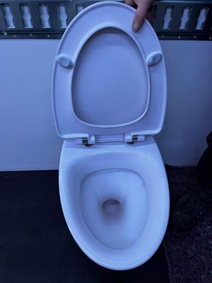 Toilet, Ifö toilet med softclose sæde.
Brugt men i rigtig fin stand.

Jeg har to stk af dem