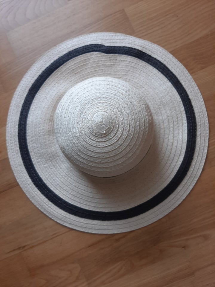 Hat, Solhat, fra Aldi