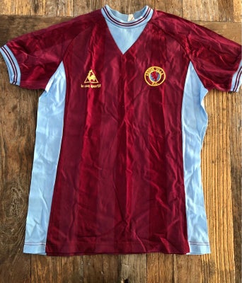 Andre samleobjekter, Fodboldtrøje, Børne fodboldtrøje str. M
Aston Villa hjemmebanetrøje fra 1983-19