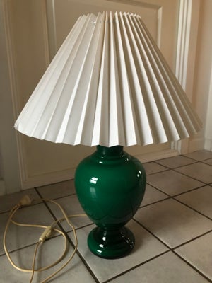 Lampe, Royal Copenhagen, Sælger denne lampe fra Royal Copenhagen.
Den er i fin stand uden brugsspor.