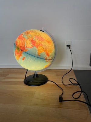 Globus, Sælger Globus med lys, god stand, aldrig brugt, højde 45 cm diameter er 35 cm
