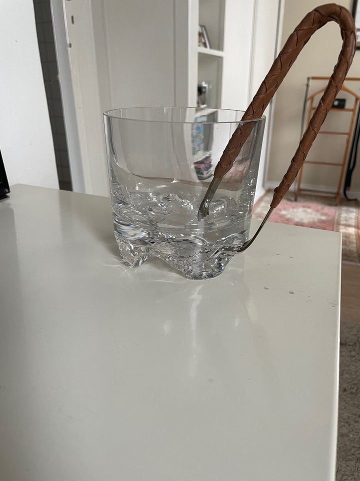 Andet Isspand med tang Glas og