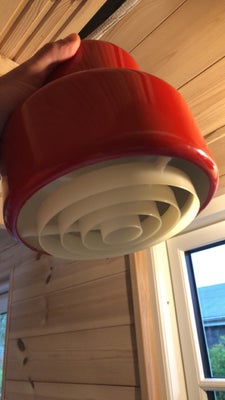 Pendel, Fog & Mørup, Mini Poker lampe / pendel / loftlampe
fra Jo Hammerborg / Fog & Mørup

Rød i pæ