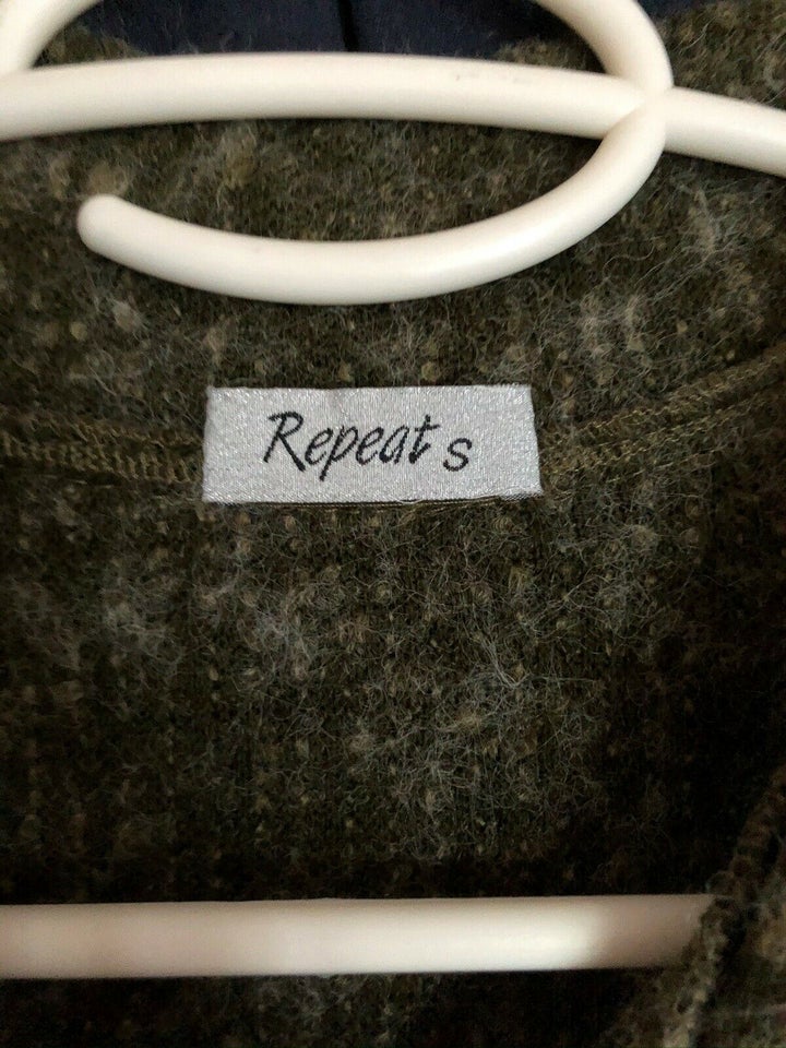 Cardigan, Repeat, str. 38