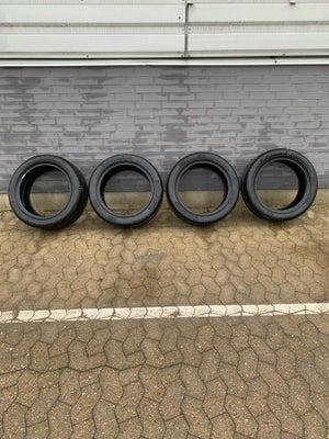 Sommerdæk, Pirelli, 245 / 45 / R18, Nye  mønster, Sælger disse helt nye Pirelli P Zero sommerdæk.
Fo