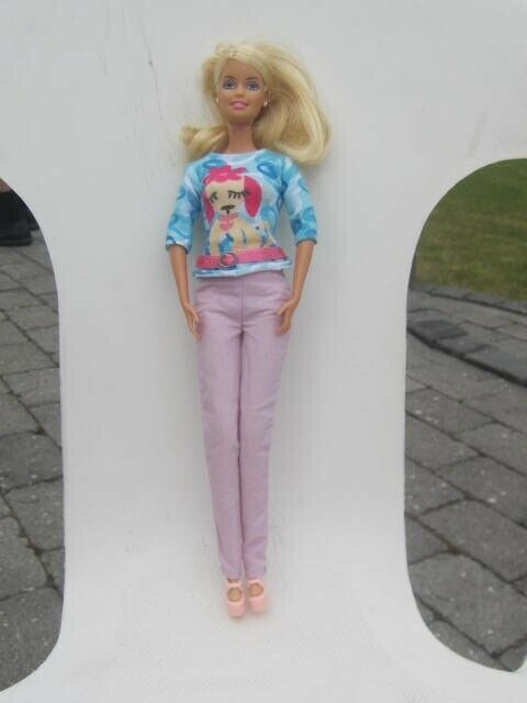 Barbie, Barbie dukke