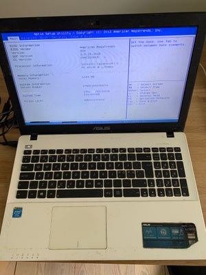 Asus X550c 15”, Projekt: 

Installer selv hdd eller ssd og Windows eller andet 

Sælges derfor billi