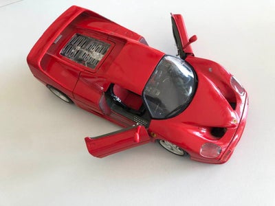 Modelbil, bburago Ferrari F50, skala 1/18, Flot rød Ferrari F50 fra bburago skala 1/18
Mange fine de