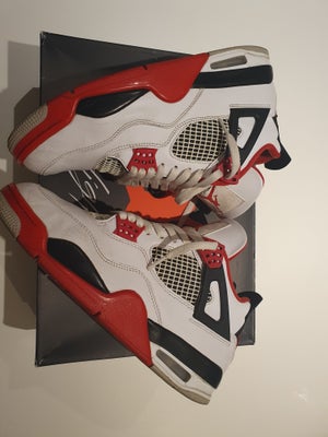 Sneakers, Jordan 4 Fire Red, str. 43,  Rød,Hvid og Sort,  Leder,  God men brugt, Nike Jordan 4 Fire 