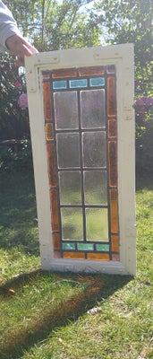 Blyglasvindue, glas, b: 34 h: 76, Fantastisk vintage vindue
Med kernetræ

Mål