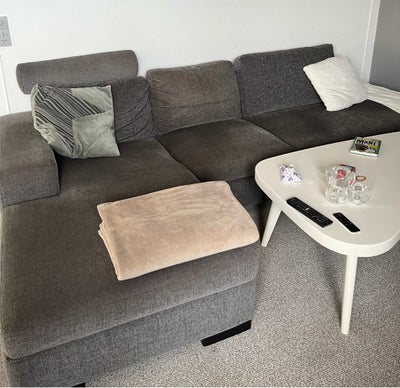 Sofa, stof, 5 pers., Chaiselong sofa i mørk grå. 
Højrevendt 
Sofabordet medfølger 

Mål: 2,9 x 1,5 