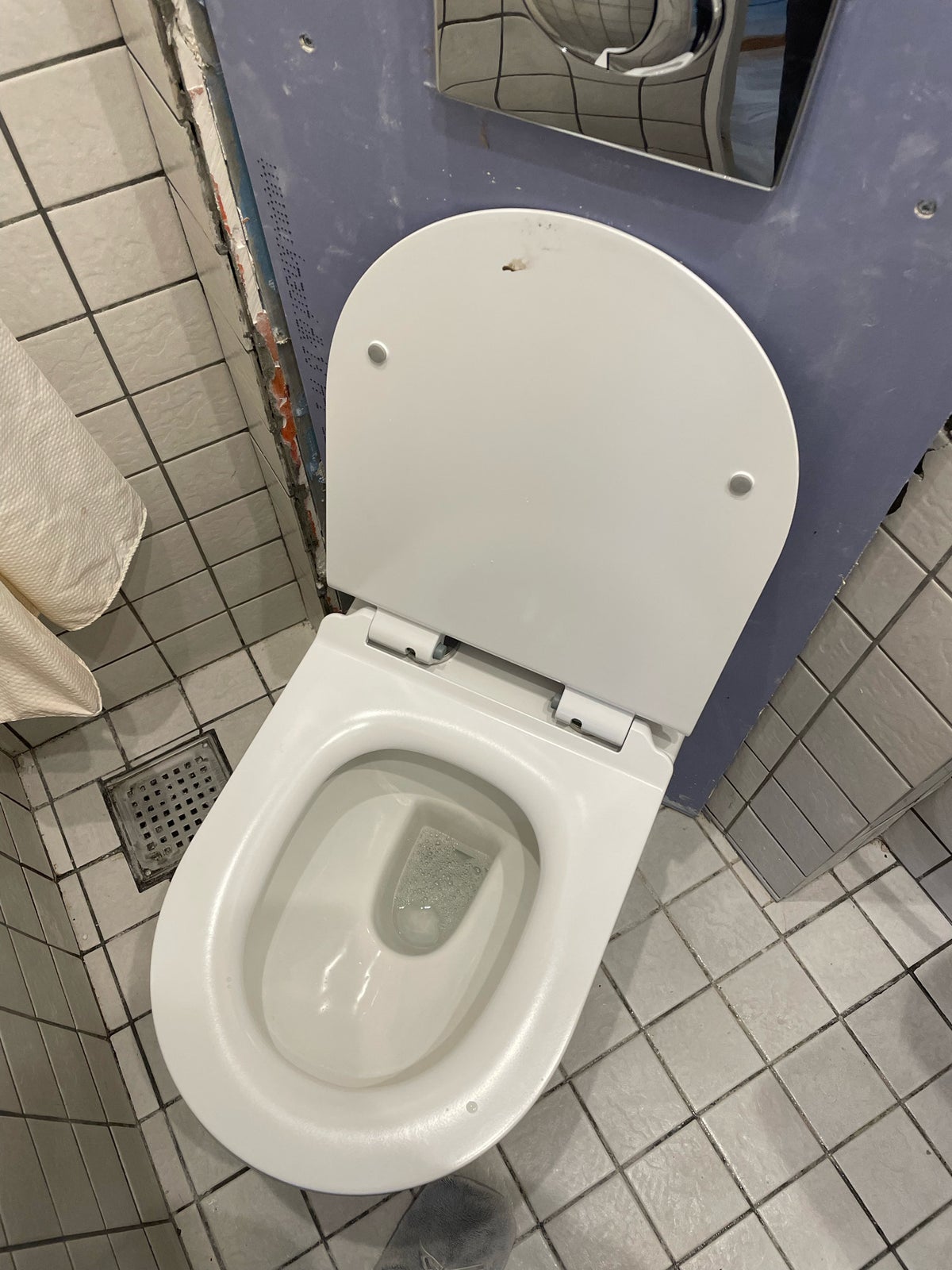 Toilet, væghængt