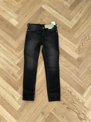 Jeans, NYE, H&M, str. 158, Fede sorte jeans fra H&M i str. 158. De hedder skinny men de er for brede