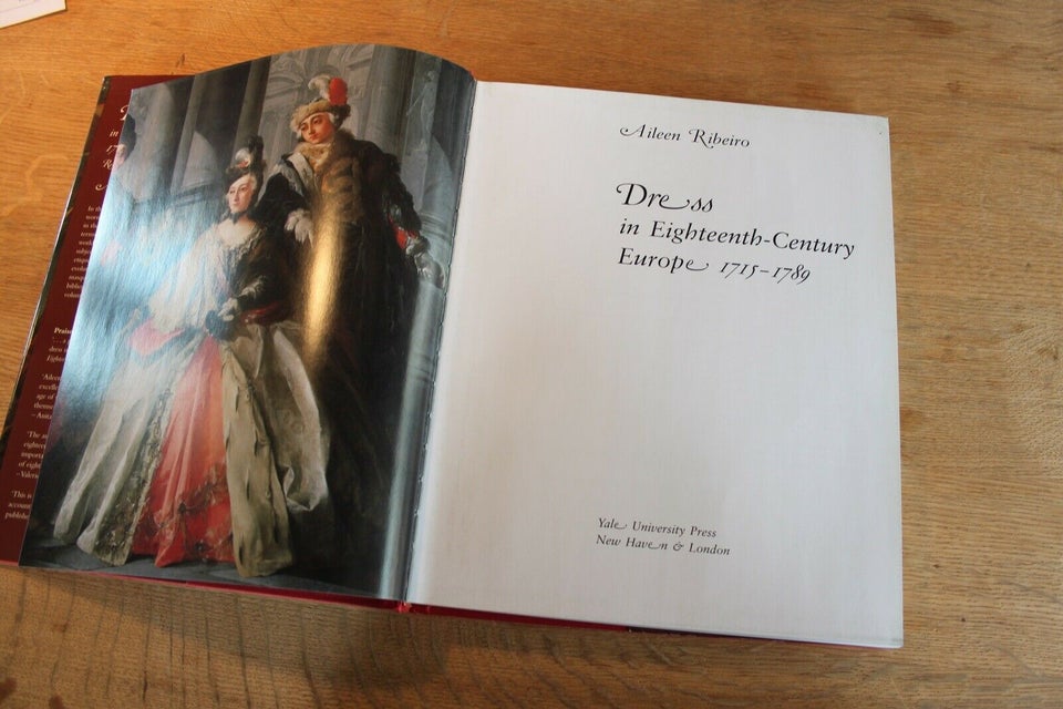 Dress in Eighteenth-century Europe, Aileen Ribeiro, emne: