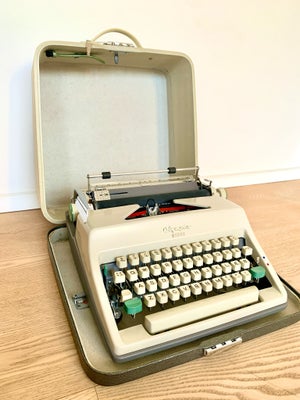 Skrivemaskine, Olympia Monica skrivemaskine, Jeg sælger denne Olympic Monica skrivemaskine som er i 