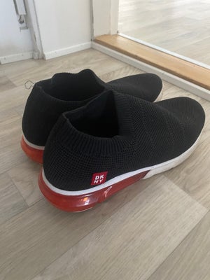 Loafers, str. 37, DK NY,  Sort,  Næsten som ny, Super dejlig sko meget behagelig og gå med den. Den 