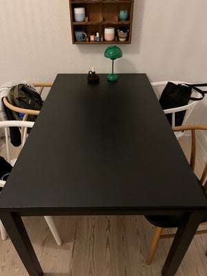Spisebord, Ilva, b: 85 l: 150, Sort bord fra Ilva med hollandsk udtræk
Måler 150 x 85 
Med udtræk i 